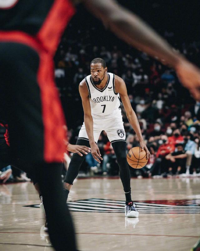 德甲直播-背靠背出战85分钟！33岁重伤归来的KD仍在燃烧自我