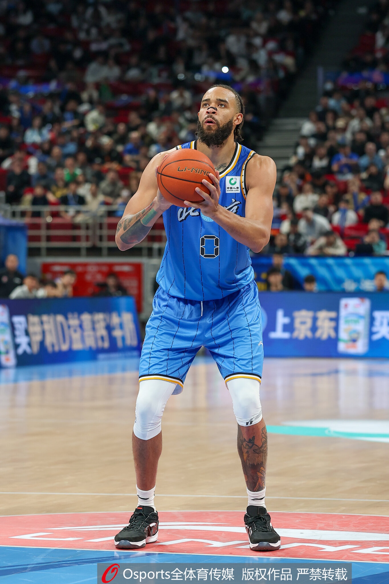 爱奇艺体育官网-6投0中&amp;走步违例！郭艾伦打趣：今晚是属于麦基之夜 悲伤之夜